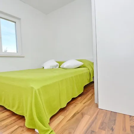 Apartament In Mit Grill Und Garten - B56282 *