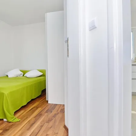 In Mit Grill Und Garten - B56282 * باكوشتاني